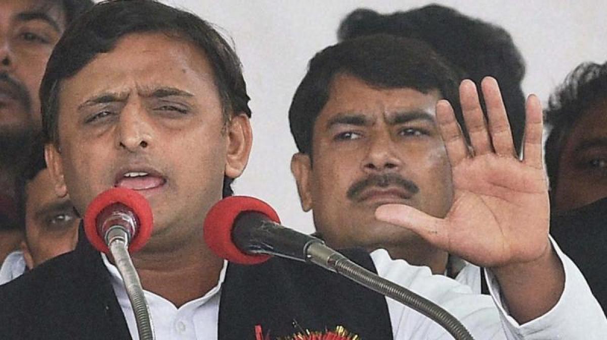 Downfall of those who promised acche din has begun: Akhilesh attacks Modi